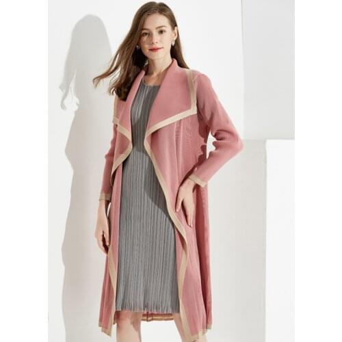 天裴褶皱 Women's Raincoats