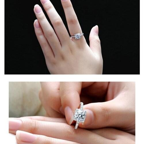 AKOLION Rings With Crystals