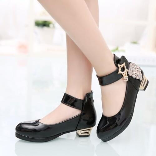 Hot Girls Leather Shoes Autumn Bowtie Sandals 2018 New Children Shoes High Heels Princess Sweet Sandals For Girls