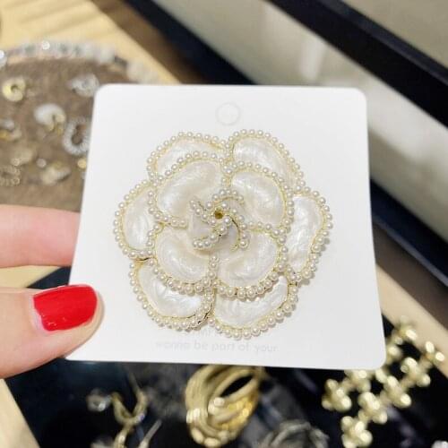 Luxury Camellia Design Brooch Woman Wedding Party Rose Flower Pearl Brooches
