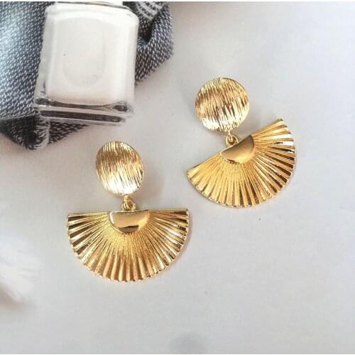 SRCOI Fashion Vintage Zinc Alloy Shell Geometric Dangle Drop Earrings Big Fan Female Women Party Fan Beach Pendientes 2020