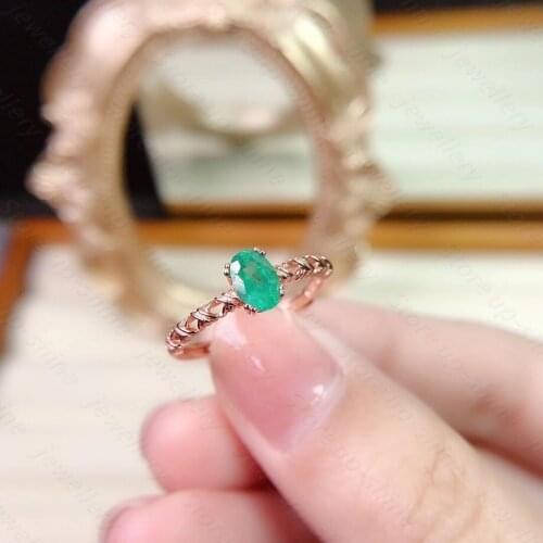 Natural emerald ring 925 silver ladies ring luxurious atmosphere dignified and elegant