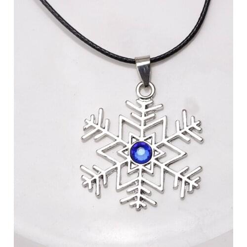 2020 Simple Creative Alloy Necklace Snowflake Leather Cord Pendant Ladies Fashion Sweater Chain Christmas Memorial Gift Hot