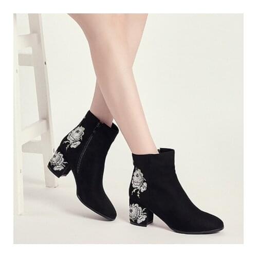 Ankle Boots For Women Winter Warm Plush Fashion Embroider Short Boots Ladies High Heels Round Toe Casual Shoes Zip