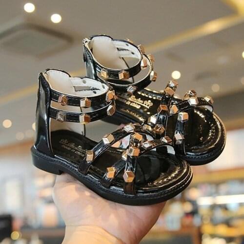 Girls Sandals 2021 Summer New Childrens Shoes Girls Rivet Children Shoes Beach Sandals Gladiator Cool Rhinestone Princess Party