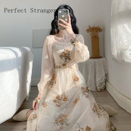 French Style 2021 New Arrival Hot Sale Long Sleeve Flower Embroidered Long Dress For Women
