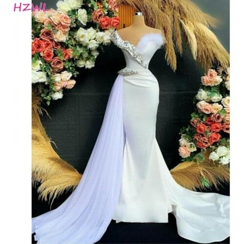 2021 Arabic White Crystal Evening Dresses With Long Train Feather Beads Mermaid Prom Dress Sleeveless Luxury Robe De Soir