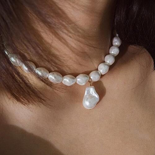 2019 New Arrival Imitation Baroque Pearl Pendant Choker Faux Pearl Beaded Jewelry Necklace Best Female Gift for her