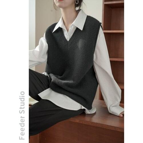 Fashionable Solid Color V-neck Sweater Vest Women Loose Sleeveless Simple Commuter Undecorated Knitted Sweater Vest Femal Spring