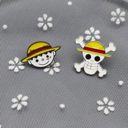 Emalia Pin niestandardowe motywem koszulę Lapel plecak Cartoon straw hat Pirate boy odznaka biżuteria prezent dla przyjaciół