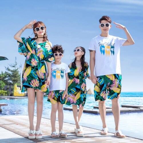 Matching Family Outfits Mother Daughter Beach Floral Dresses Dad Son T-shirt+Shorts Holiday Seaside Couple Matching Clothing
