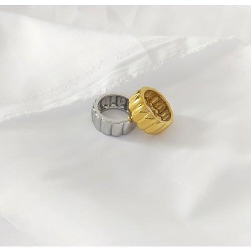 2020 new ring wavy edge batch pattern creative female European and American simple smooth face ring men women