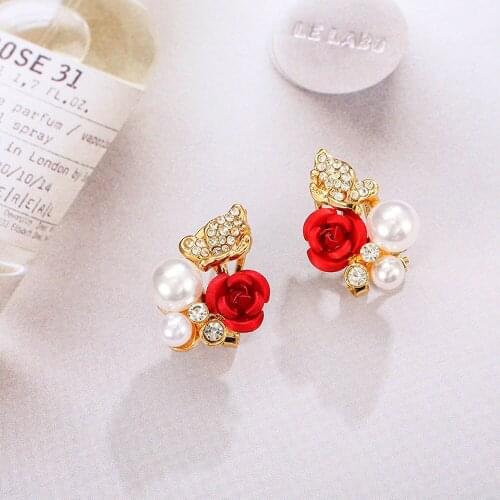 2021 Lovely Romantic French Style Earring Style Red Roses Shape Imitation Pearl Earrings With The Charm Of Women Present Gift