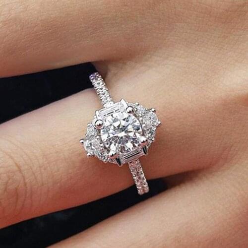 Hot Sale Simple Fashion Round Zircon Micro-inlaid Crystal Ring for Women Silver Color Square Ring Jewlery Accessories