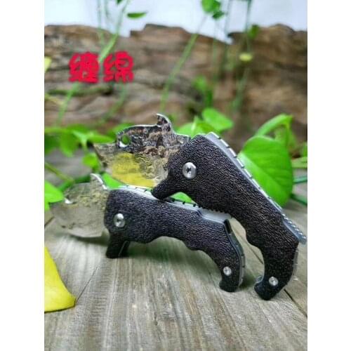 2019 New Fashion small dog knife VG10 blade steel Damascus forged auspicious clouds, ebony carving body small dog swords