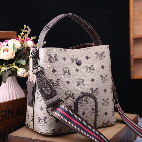 2021 New Fashion Casual Bucket Bags Summer Unique Designer Shoulder Messenger Bags High Quality Genuine Leather Women Handbags