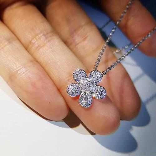 Exquisite 925 Sterling Silver Ladies Pendant Necklace Flower Small Daisy Zircon Clavicle Chain Wild Ladies Jewelry Sweater Chain
