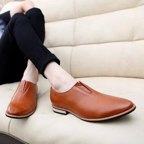 Breathable Light slip causal work on 2020 mens leisure trainers black spring sports summer Breathable Sneakers sale sneakers de