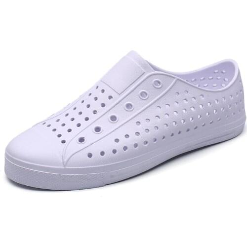 2020 Summer New Mens Clogs Sandals EVA Lightweight Beach Slippers Non-slip Mule Men Women Garden Clog Shoes Casual Flip Flops