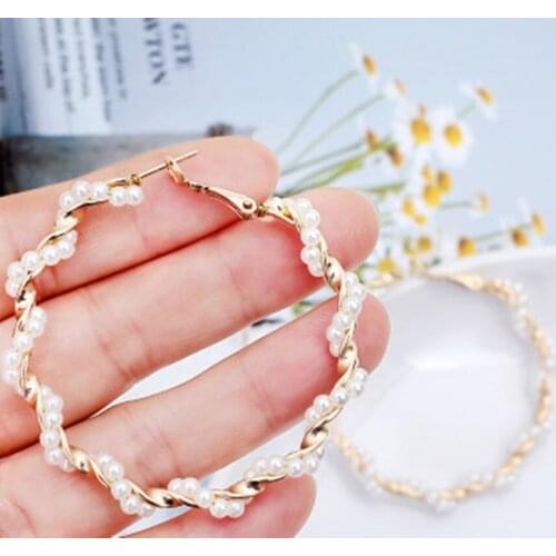 2020 New Big Circle Round Hoop Earrings for Womens Fashion Statement Golden Punk Charm Earrings Large round pearl hoop earrings