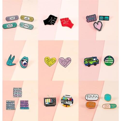 2~4pcs/set Cartoon Brooches Set Car TV Bandage Medicine Heart Brooch Button Pins Denim Lapel Pin Badge Jewelry Gift For Kids