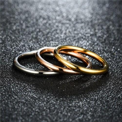 Modyle 2020 New Female Stainless Steel Rings Gold Silver Color Anti-allergy Smooth Simple Wedding Couples Rings for Woman