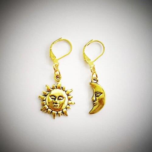 New Mystical Sun and Moon Crescent Asymmetric Dangly Earrings For Witch Pagan Gothic Hoops Ear ring For Women Creative Jewelry