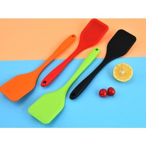 Non-stick Spatula Wide Application Anti-slid Handle Silicone Heat Insulation Easy to Carry Cooking Spatula for Kitchen Baking