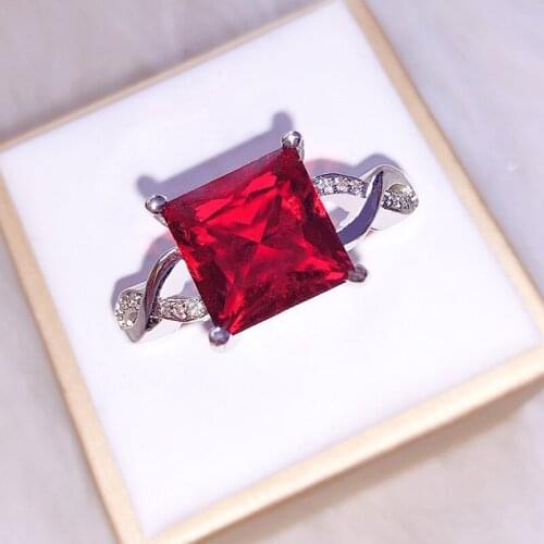 European And American Fashion Natural Ruby Engagement Ring Elegant Temperament Ladies Party Dinner Accessories Free Shipping