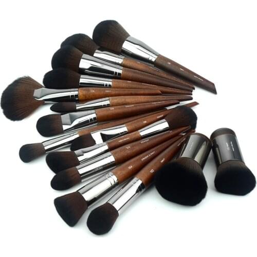 Professional Natural Makeup Brushes Wood Handle Eyeshadow Highlighter Powder Make Up nabor kistey Blending pinceaux maquillage
