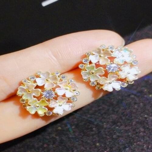 Romantic Shiny Round Crystal Rhinestone Stud Earrings for Women New Shell Flower Floral Shape Sweet Girl Earrings Jewelry