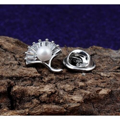 Trendy Cute Small Silver Color Copper Zircon Ginkgo Leaf Shape Brooch Simple Cardigan Collar Pins Accessories Brooch Pin Jewelry