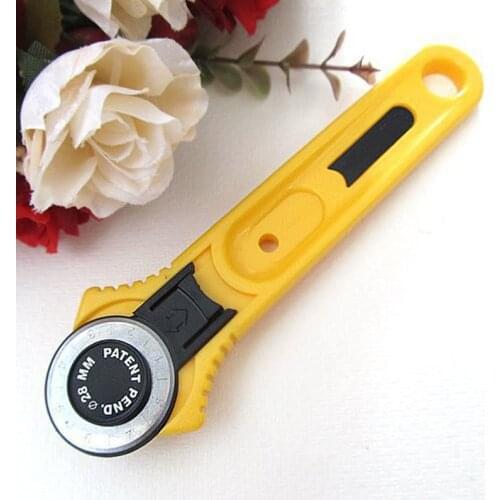 Top quality Manual Roller cutter 28mm Fabric Paper Vinyl circular Premium quiliters sewing caraft DIY sewing Tool Free shipping