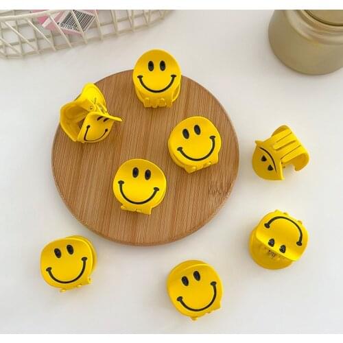 2021 New Korean Lovely Acrylic Smiley Flowers Claws Hairpin Headwear for Women Girls Makeup Bath Hair Accessories