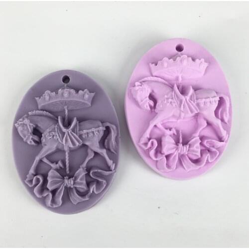 Carousel Silicone Mold Horse Cake Lace Decoration DIY Design Chocolate Pastry Dessert Fondant Mold Resin Kitchen Tool For Baking