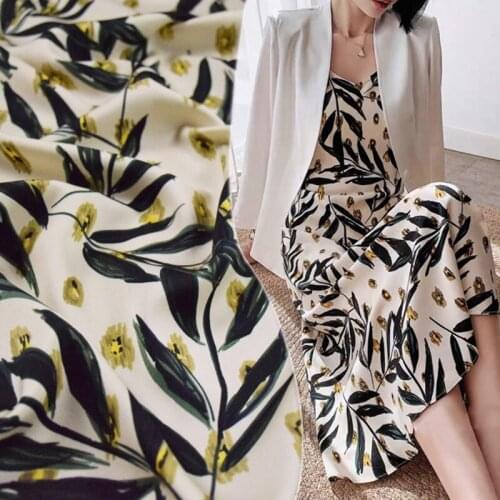 Half Meter Beige Bottom With Tree Leaves Print Chiffon Fabric For Dress Gallus Ladys Garment Soft Slide Material T1673