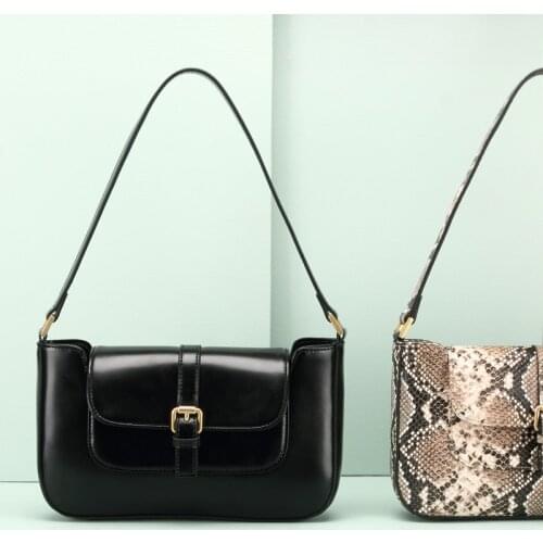 2020 new star with the same paragraph fashion underarm bag retro shoulder portable middle crocodile pattern baguette bag