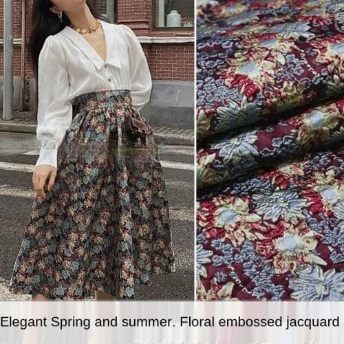 Elegant three-dimensional embossed floral daisy yarn-dyed jacquard fashion fabric Sewing fabric factory shop is not out of stock