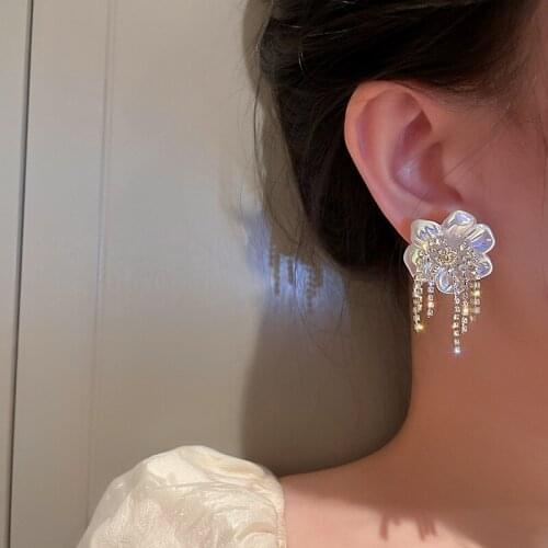 Korean Fashion Graceful Shining Rhinestone Tassel Shell Flower Stud Earrings for Women Vintage Geometric Earrings Party Jewelry