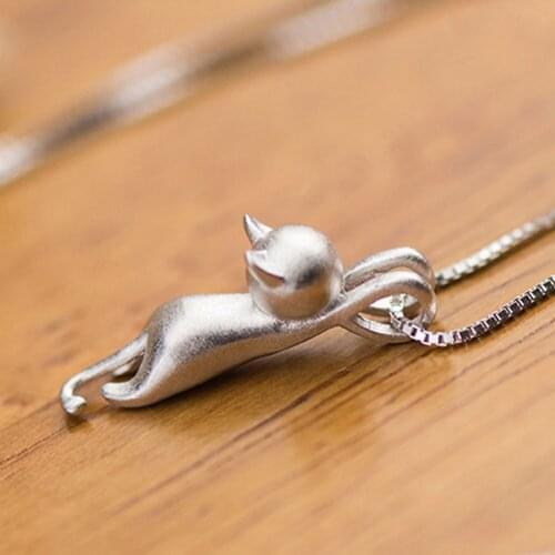 Fashion Women Silver Plated Cute Climbing Cat Charm Pendant Necklace Jewelry