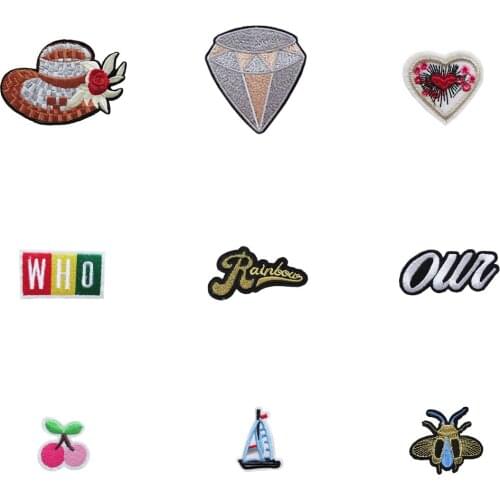 Cartoon Fashion style Hot melt adhesive Applique Embroidery Iron on patch DIY Badges Clothing Accessories 1pcs sell C5853-C5870