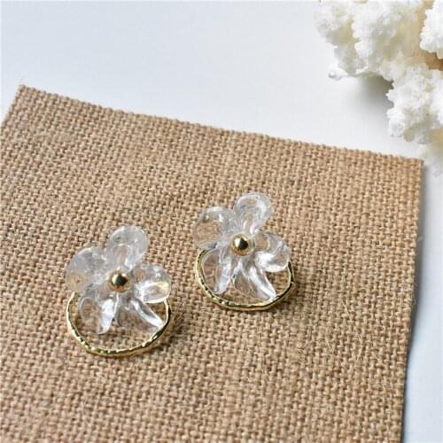 Transparent Resin Flower Earrings for women Golden Alloy Geometric Stud Earrings Cute Korean Brincos Fashion Jewelry