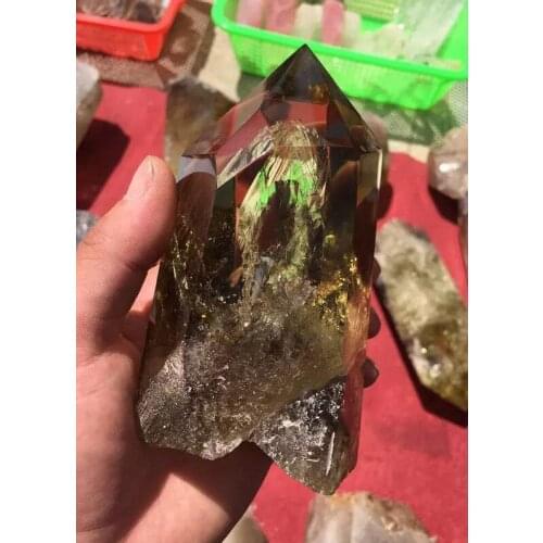 Yellow crystal pillars, about 500 to 900 grams of citrine yellow crystal pillars