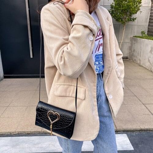 Women Mini Crossbody Bag Elegant Crocodile Pattern Shoulder Bag Handbag Flap with Metal Heart Tassel Pendant