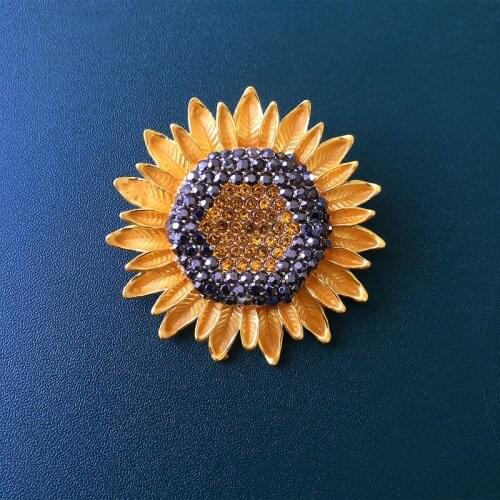 Muylinda Summer Style Sunflower Brooches for Women Fashion Champange Rhinestone Flower Brooch Pin High Quality Cute Mother Gift