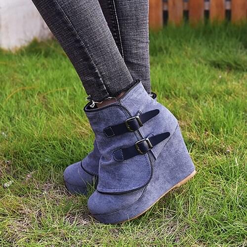 2021 New Womens Boots Stylish Buckle Strap Aknle High Rubber Boots Street Cool Girls Platform Boots Ladies Shoes botte femme