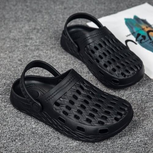 Luxury Sports Slippers 2021 Mens Sandals Summer Classic EVA Garden Shoes Leisure Beach Wading Flat Bottomed Mens Slippers