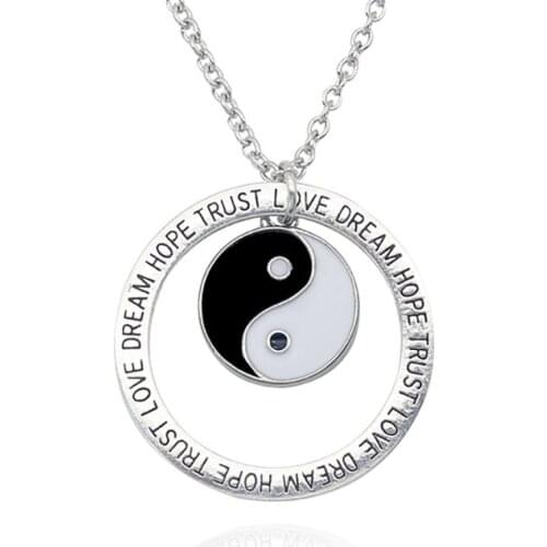 Retro Black White Yin Yang Tai Chi Pendant Necklace Alloy Letter Round Tag Necklace Men Women Trend Jewelry Necklaces Fashion