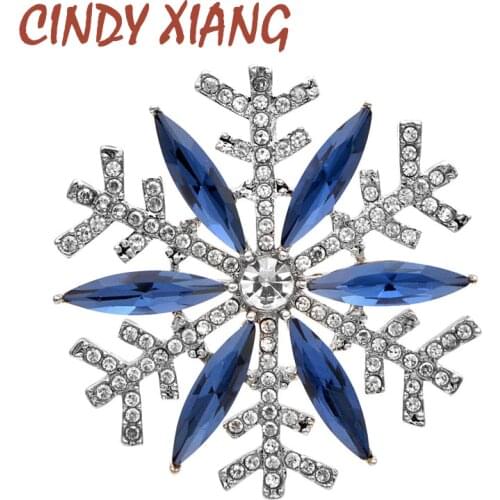CINDY XIANG 2 Styles Avaibale Rhinestone Snowflake Brooch Autum Winter Design Fashion Party Brooches High Quality Accessories