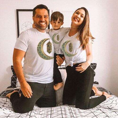 Family T Shirts Daddy Mommy and Me Clothes Ramadan Parent-child T-shirt Muslim Family Wear Eid Mubarak Moon Print Boys Girls Mom